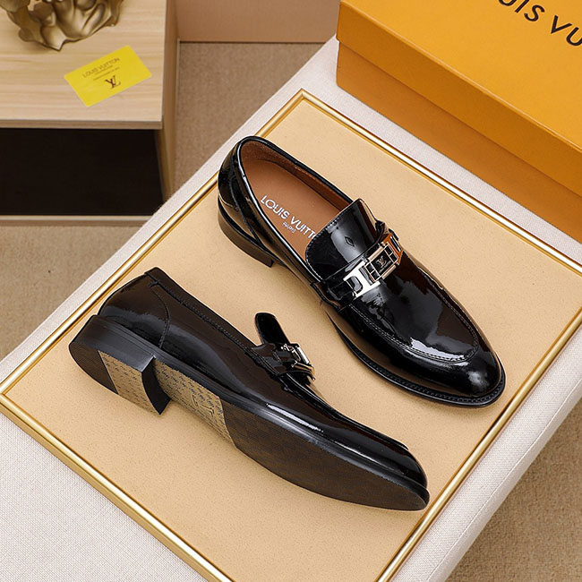 Giày loafer lv đen bóng MK425