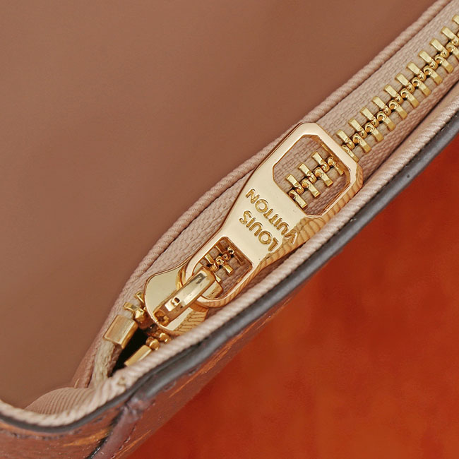 Túi LV Cluny BB Monogram quai xách sang trọng 7