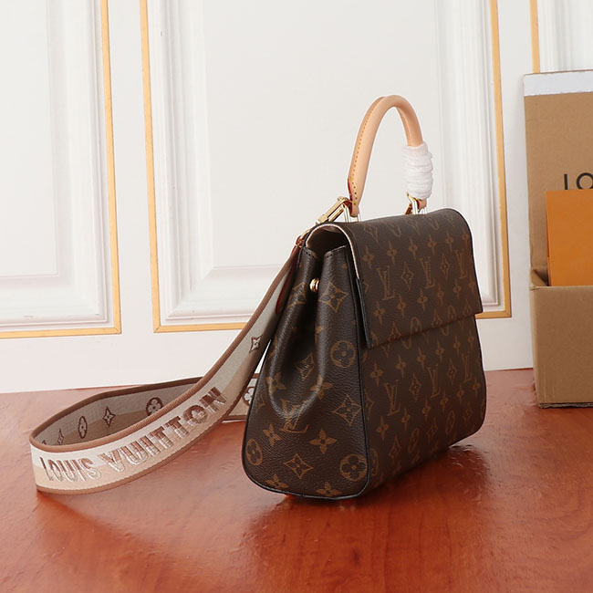 Túi LV Cluny BB Monogram quai xách sang trọng 3