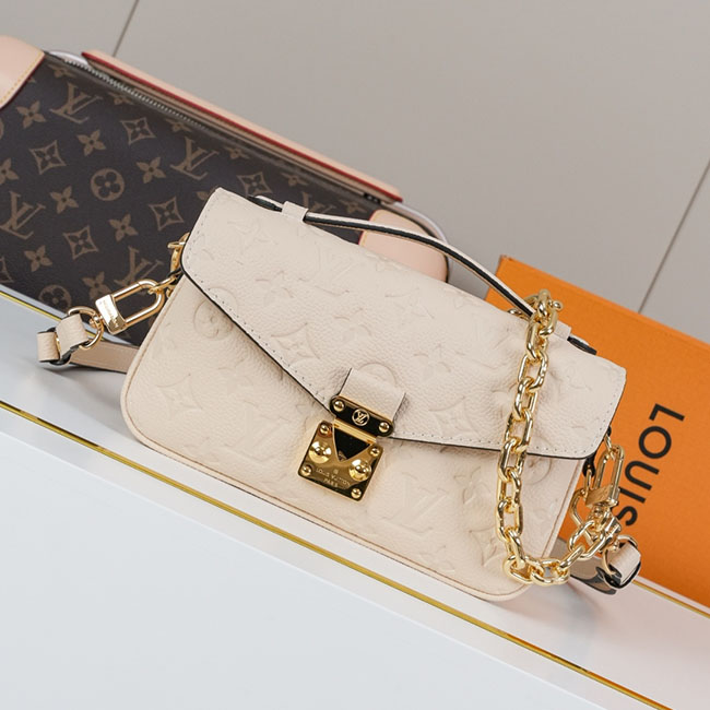 Túi LV Pochette Métis East West kem dập nổi TLV072