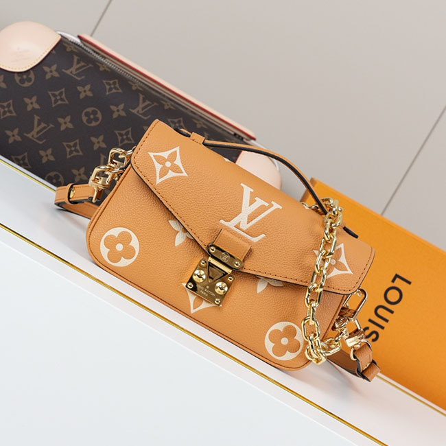 Túi LV Pochette Métis East West cam TLV067