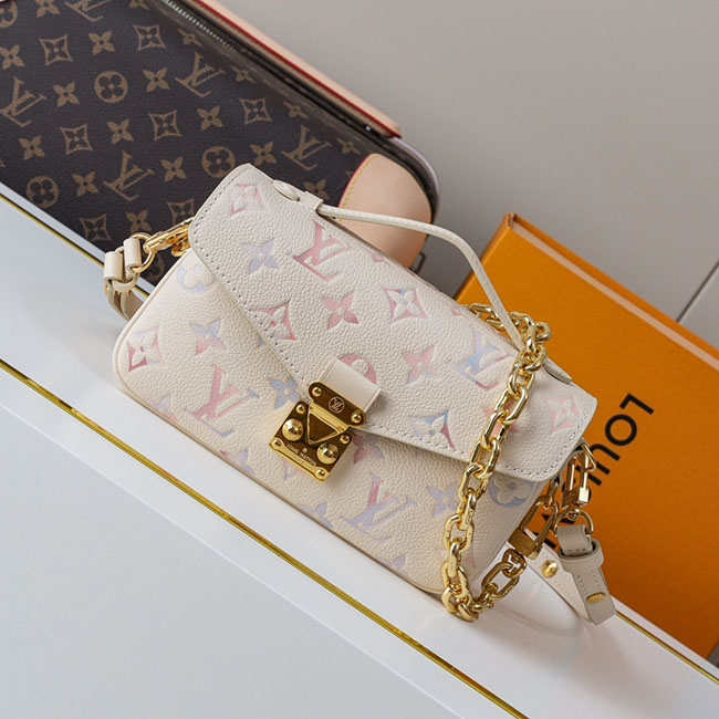 Túi LV Pochette Métis East West Monogram độc TLV065