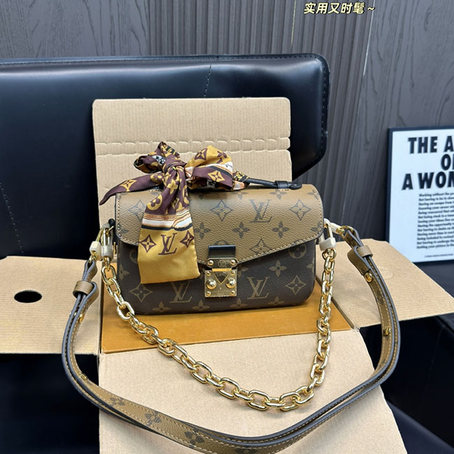 Túi LV Pochette Métis East West Monogram nhiều màu