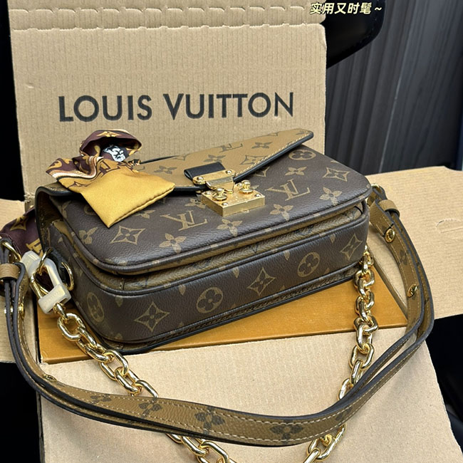 Túi LV Pochette Métis East West Monogram nhiều màu 3