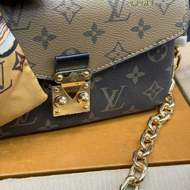 Túi LV Pochette Métis East West Monogram nhiều màu 5