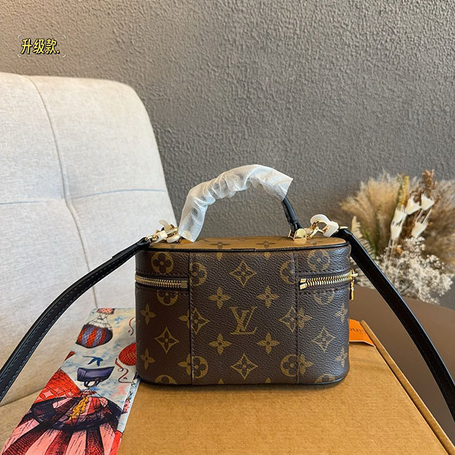 Túi hộp lv Vanity Chain Pouch monogram 8