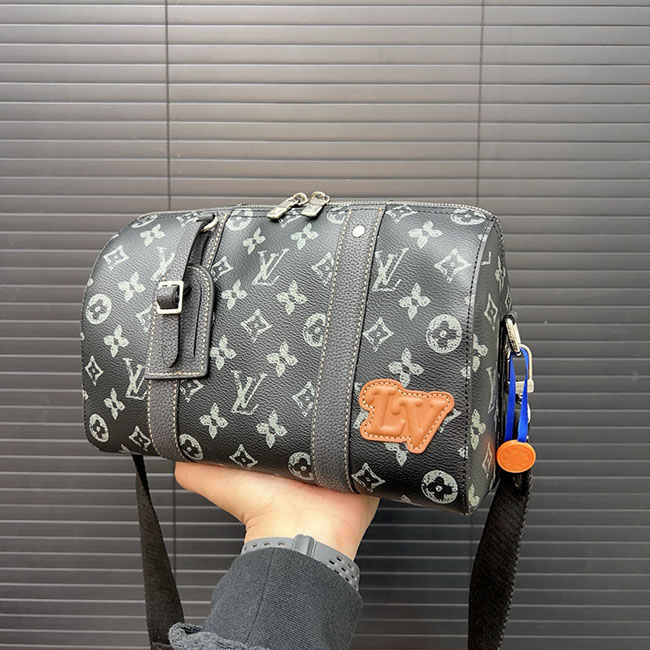 Túi đeo chéo nam LV City Keepall siêu cấp TNLV047