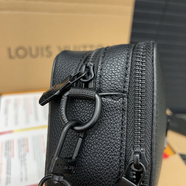 Túi LV Alpha Wearable Wallet Đeo Chéo Nam Monogram 2