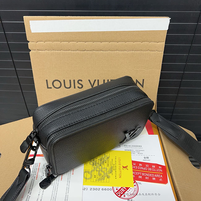 Túi LV Alpha Wearable Wallet Đeo Chéo Nam Monogram 4