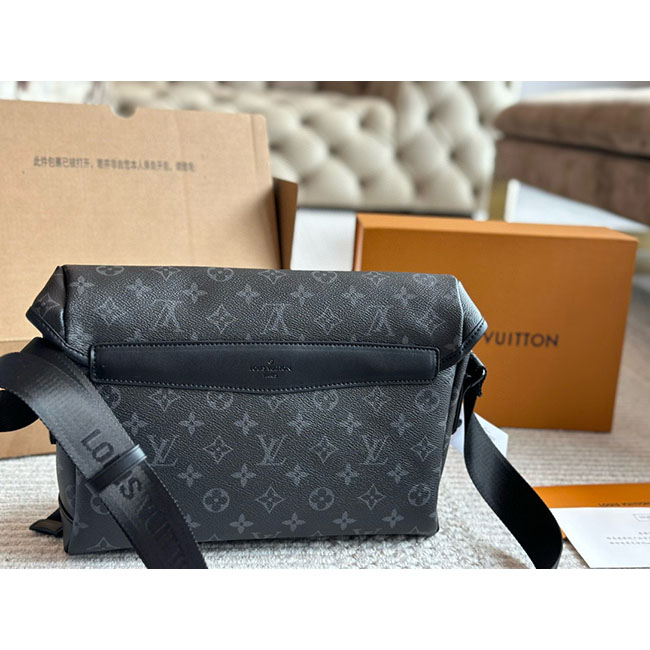 Túi đeo chéo LV Messenger Voyager PM thời trang 5