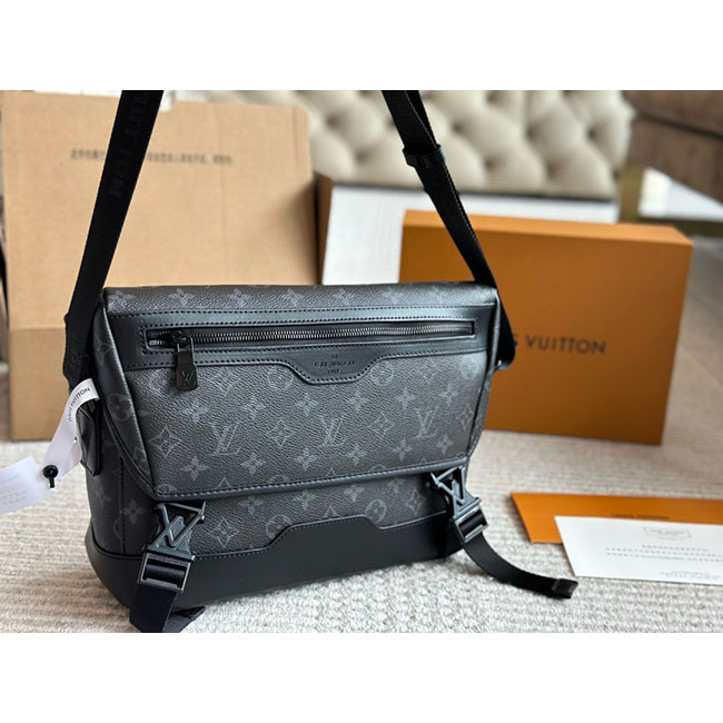 Túi đeo chéo LV Messenger Voyager PM thời trang