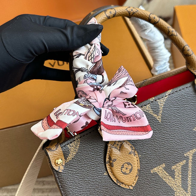 Túi LV OnTheGo PM Monogram Reverse 3