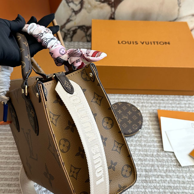 Túi LV OnTheGo PM Monogram Reverse 4