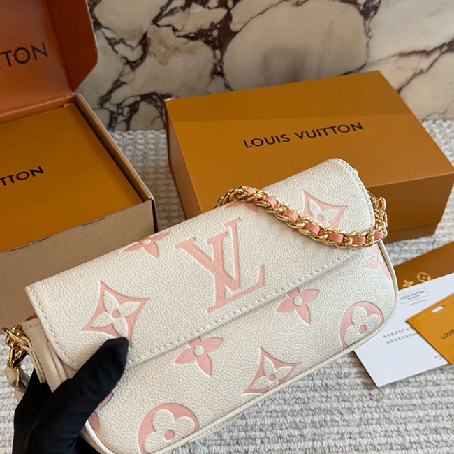 Túi LV Wallet On Chain Ivy họa tiết hồng TLV110