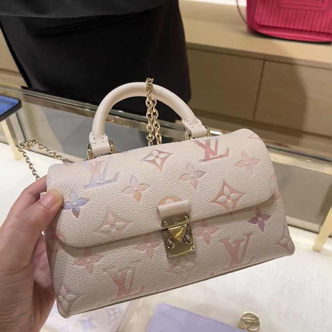 Túi LV Nano Madeleine màu be hồng TLV026