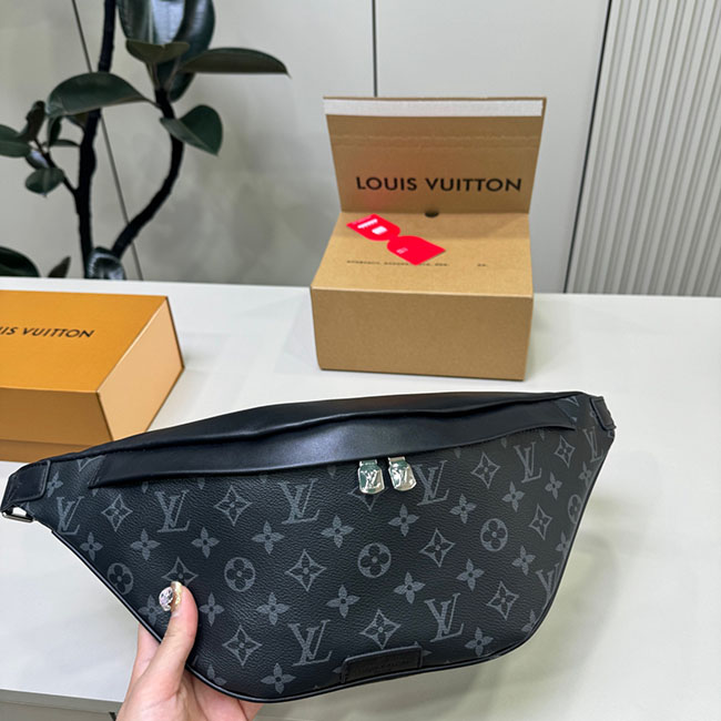 Túi đeo chéo LV Discovery Bumbag PM monogram TNLV085