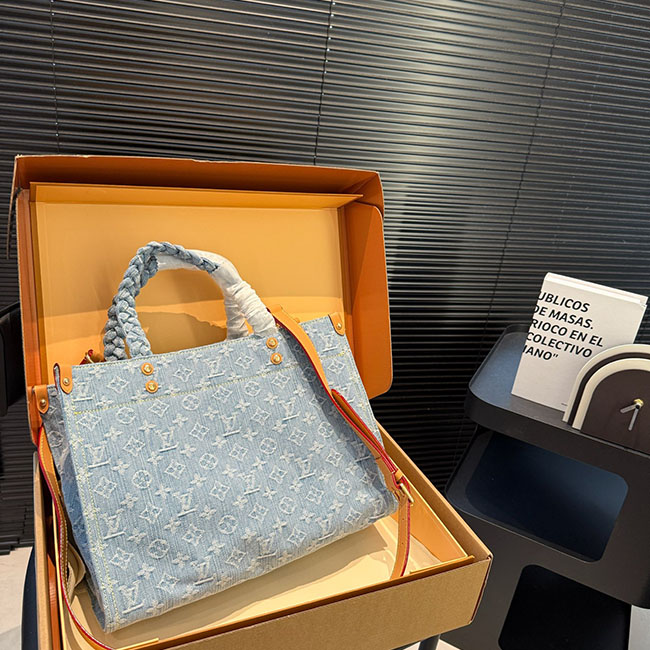 Túi LV OnTheGo MM xanh da bò TLV171