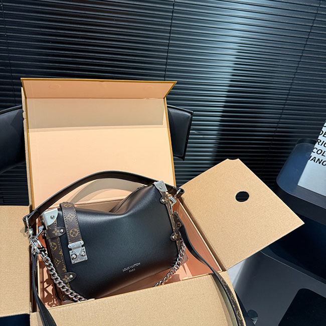 Túi LV Side Trunk Vibe đen MM sang trọng