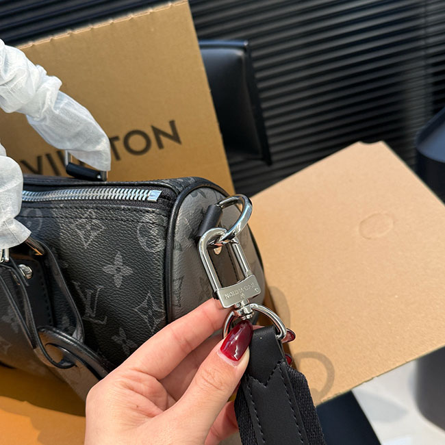 Túi đeo chéo lv Keepall Bandoulière 25 nam cao cấp 6