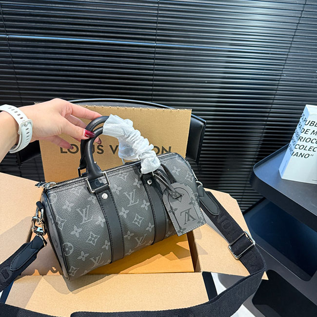 Túi đeo chéo lv Keepall Bandoulière 25 nam cao cấp