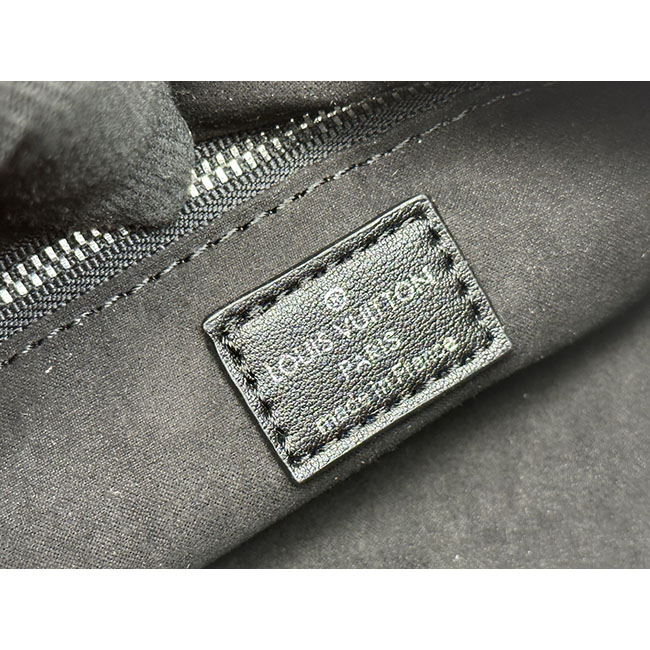 Túi LV CarryAll East West đen vibe 7