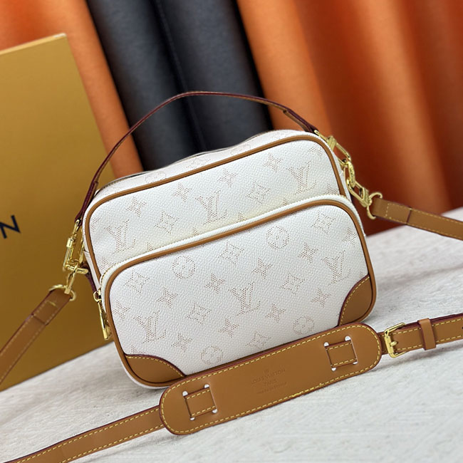 Túi đeo chéo nam lv nil trắng TNLV026