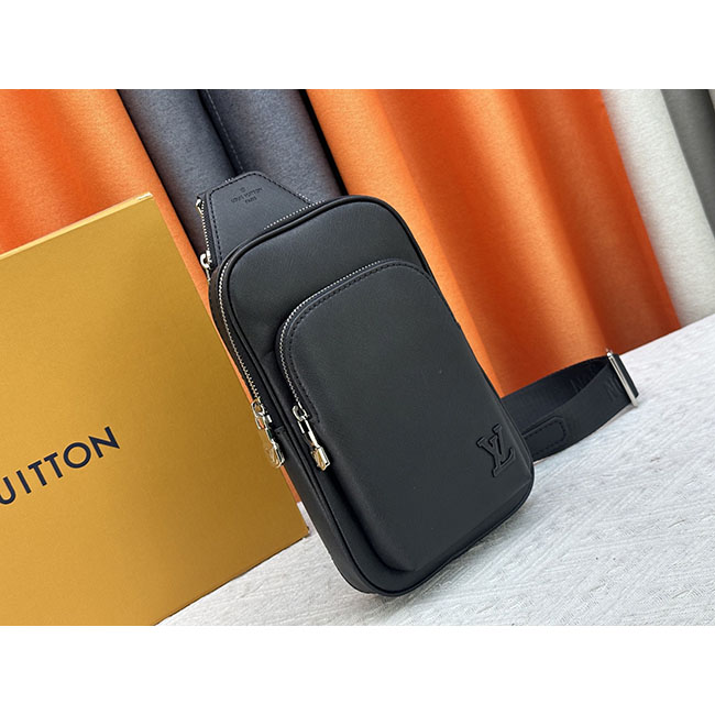 Túi đeo chéo nam LV Avenue Slingbag PM đen 2