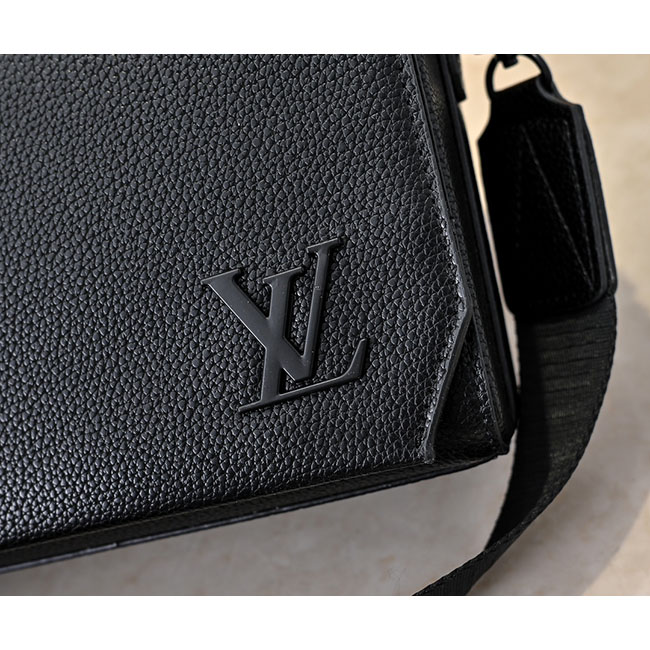 Túi LV Takeoff Messenger PM Đeo Chéo Nam Sang Trọng 7