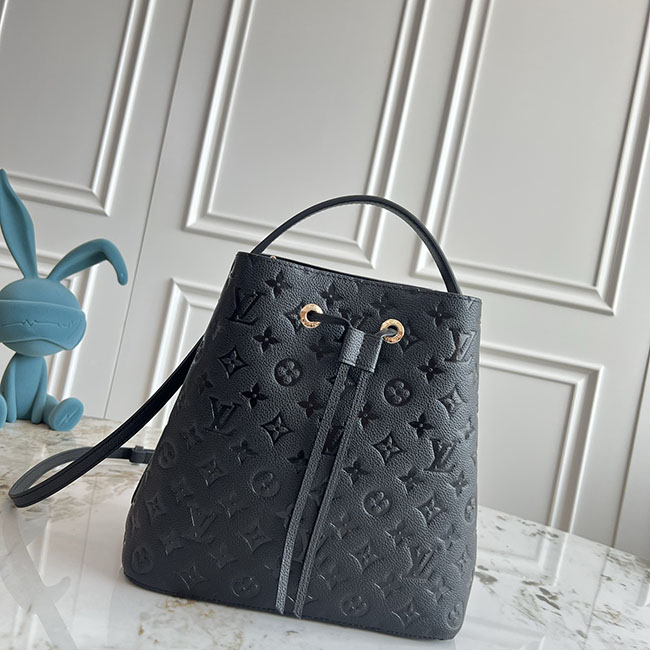 Túi LV NéoNoé MM Monogram đen dập nổi TLV057