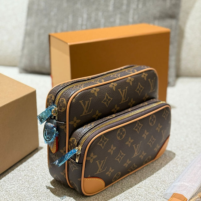 Túi LV nil đeo chéo nam 6