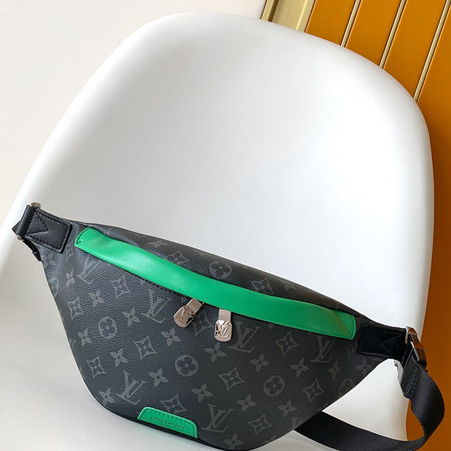 Túi đeo chéo LV Discovery Bumbag PM viền xanh lá TNLV088
