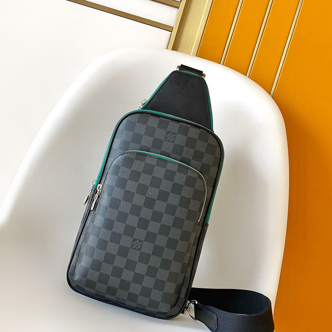 Túi đeo chéo nam LV Avenue Slingbag viền xanh lá TNLV016