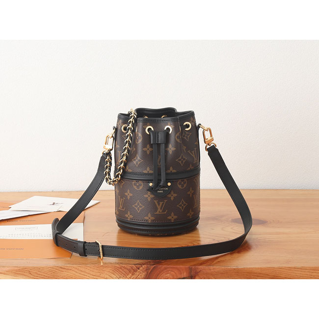 Túi xô LV Canoé Monogram Màu Nâu