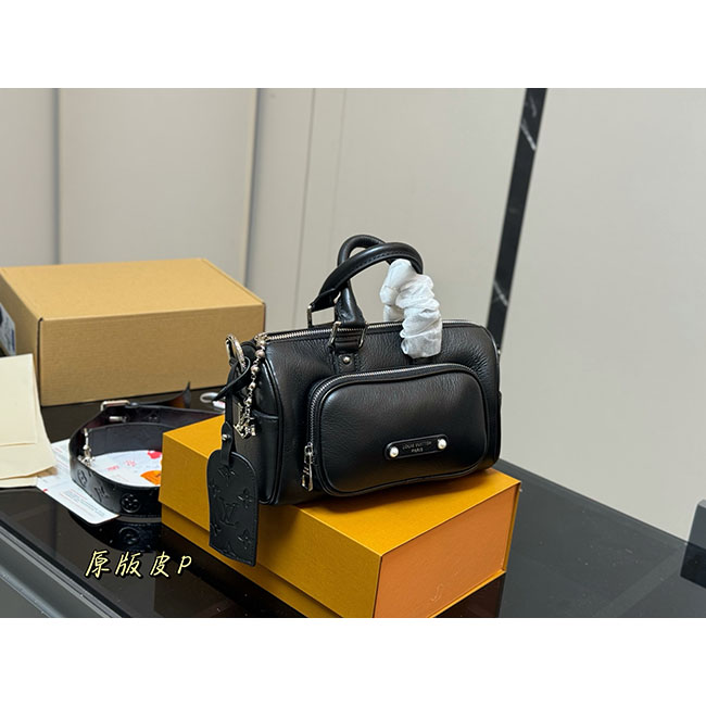 Túi đeo chéo lv Keepall 25 Cargo đen vibe 7